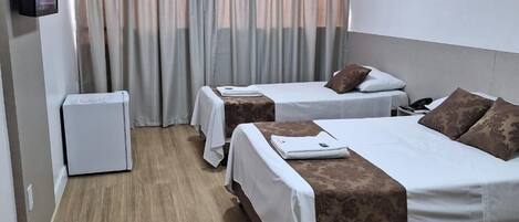 Minibar, bureau, Wi-Fi gratuit, draps fournis