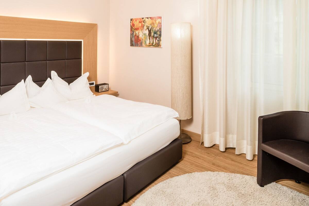 Phòng Suite | Bộ đồ giường cao cấp, két bảo mật tại phòng