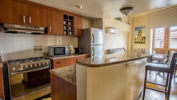 Suite Kliemman | Private kitchen | Fridge, microwave, coffee/tea maker