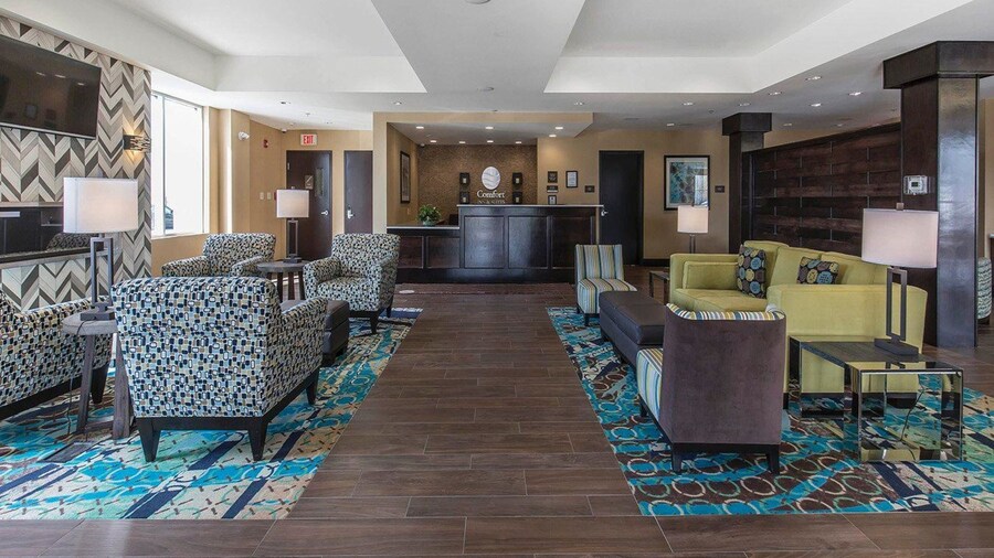 Comfort Inn & Suites Airport North