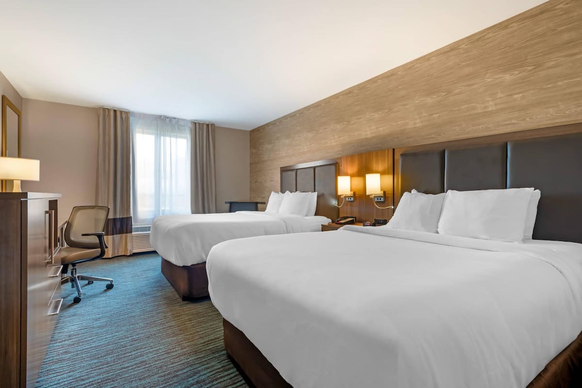 Standard Room, 2 Queen Beds, Bathtub | Premium bedding, in-room safe, desk, blackout drapes