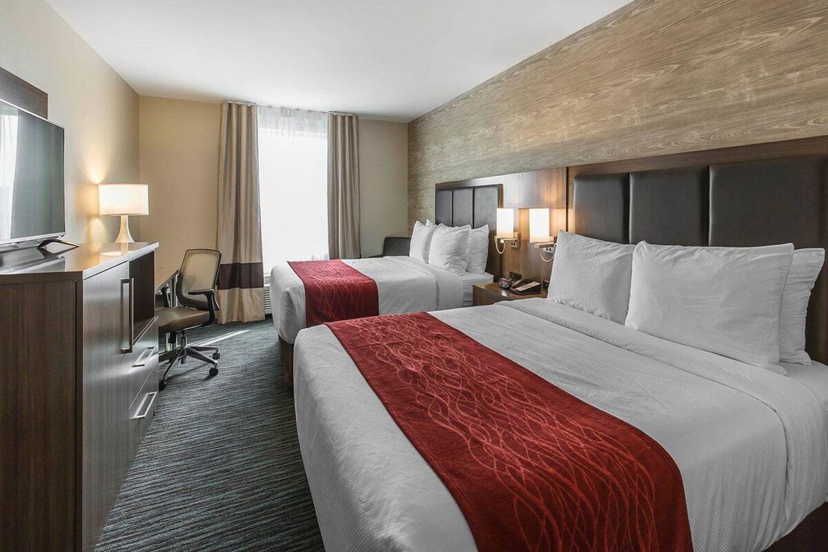 Literie de qualitĂ©, coffre-fort, bureau, rideaux dâobscurcissement