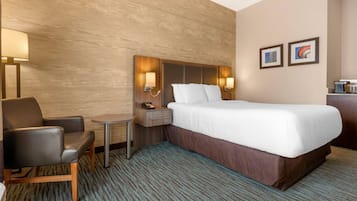 Premium bedding, in-room safe, desk, blackout drapes