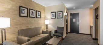 Comfort Inn & Suites Airport North