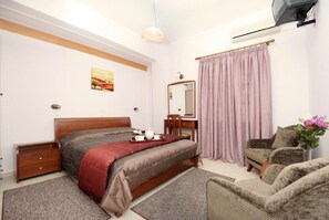 Sistema de insonorización, cunas gratuitas, wifi gratis y ropa de cama 