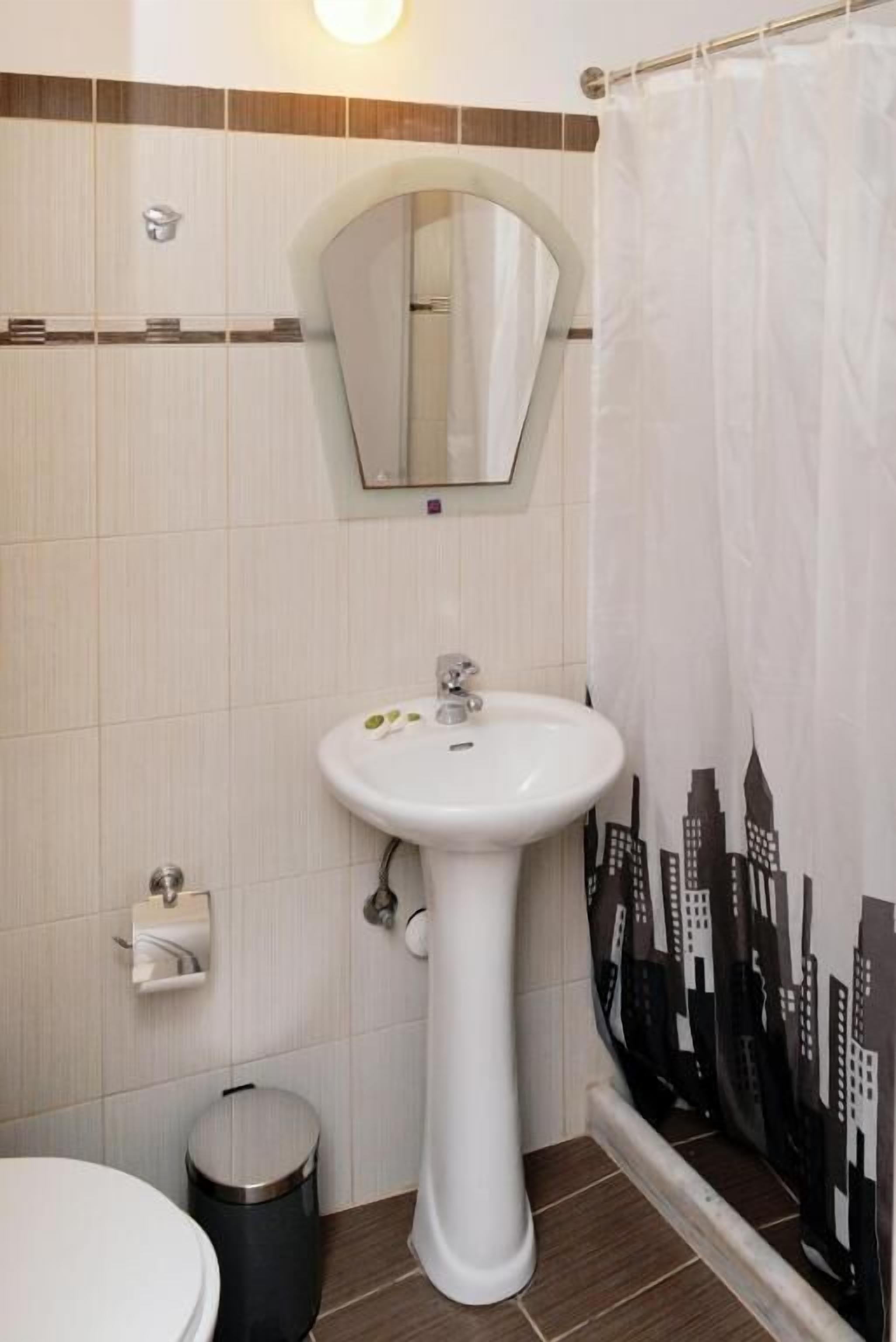 Shower, towels