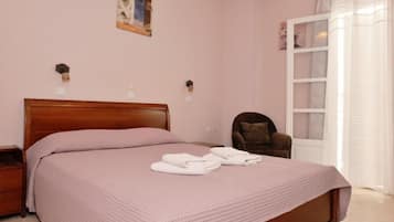 Kamer, 1 twee- of 2 eenpersoonsbedden | Geluiddichte muren, gratis babybedden, gratis wifi, beddengoed