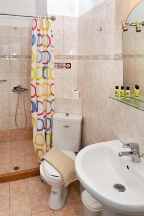 Soundproofing, free cots/infant beds, free WiFi, bed sheets
