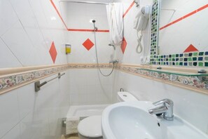 Shower, hair dryer - Hostal Florida (Seville)