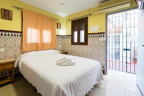 Blackout curtains, free WiFi - Hostal Florida (Seville)
