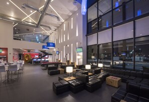 Una televisión de pantalla plana