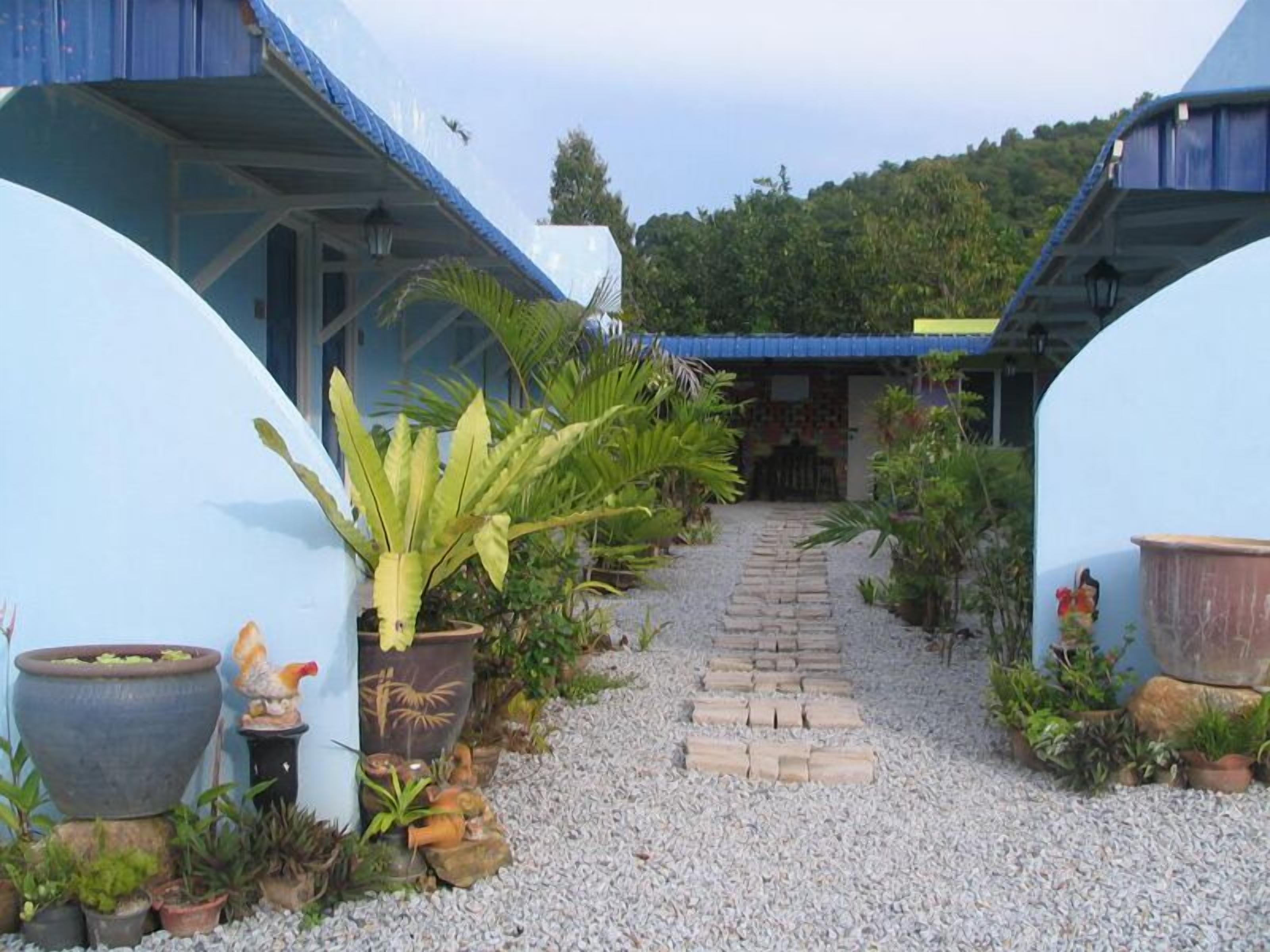 المنطقة المحيطة بالمنشأة