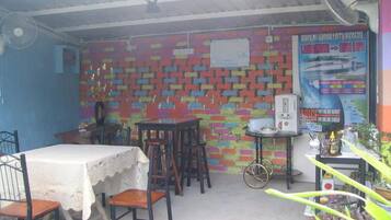 Tempat makan luar