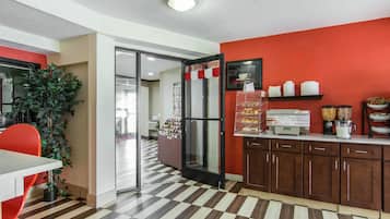 Free daily continental breakfast