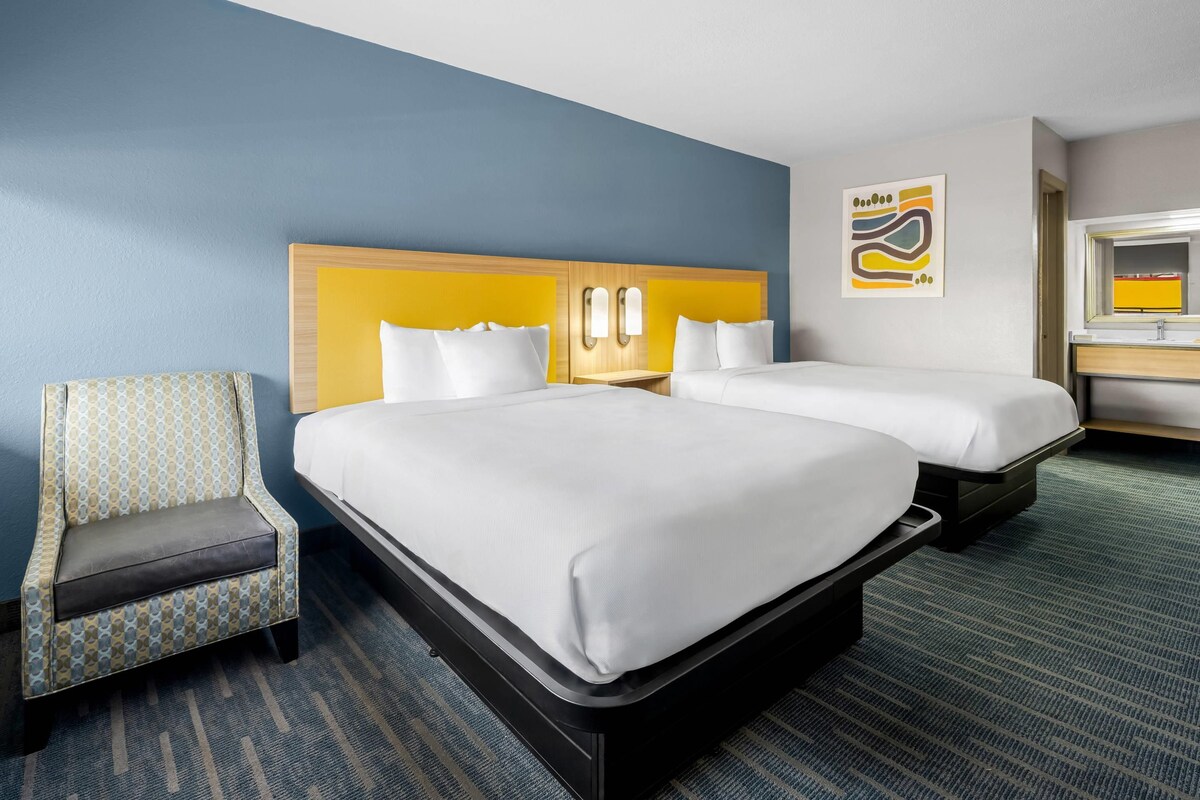 Standard Room, 2 Queen Beds | Desk, WiFi (free), alarm clocks, bed sheets