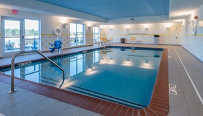 Una piscina cubierta