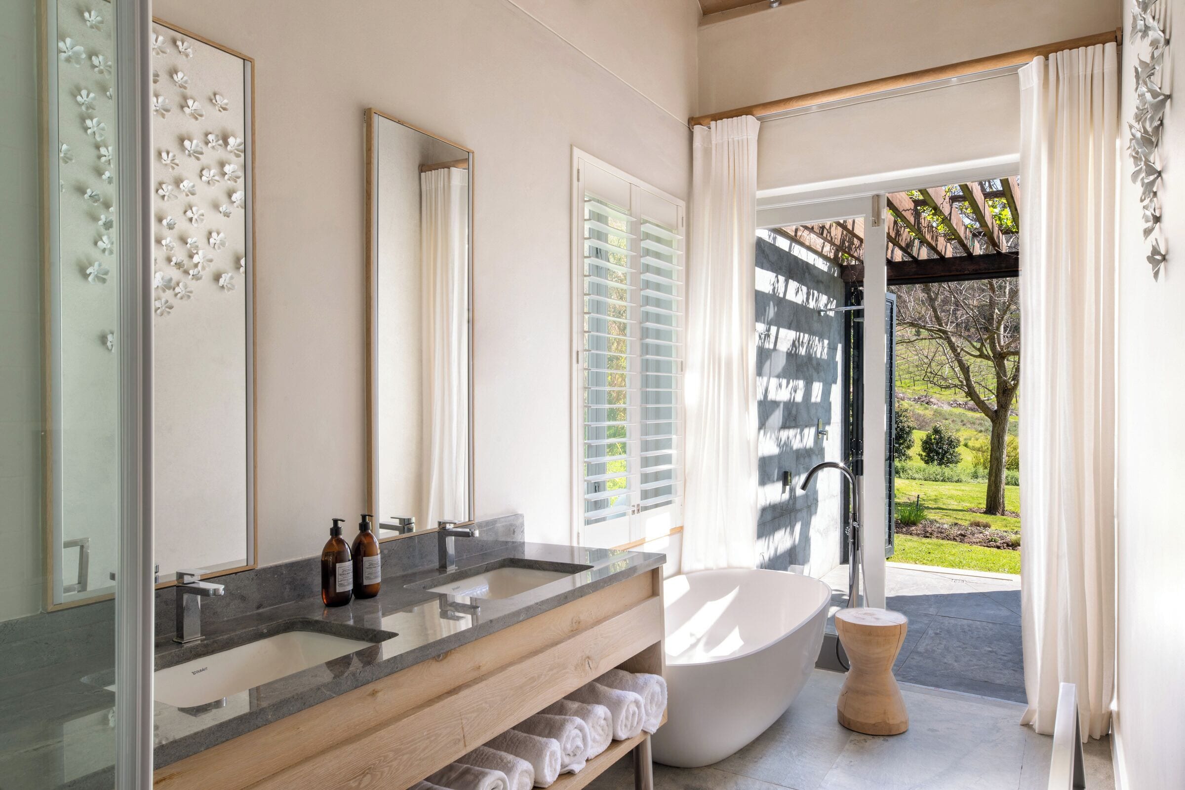 suite (manor house) | bathroom | separate bathtub and shower, designer toiletries, hair dryer, slippers