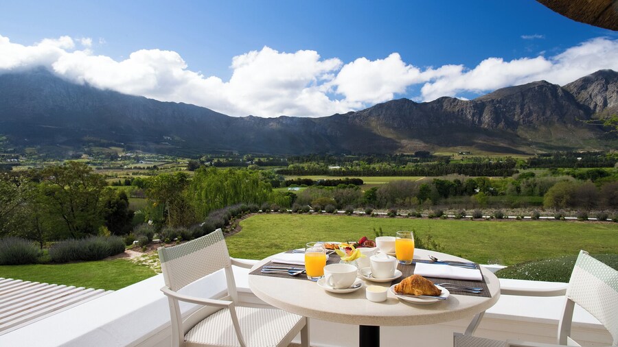 Mont Rochelle Hotel & Vineyard