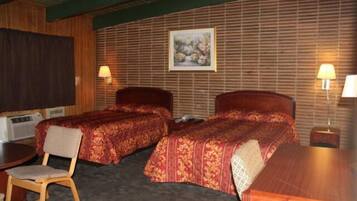 Standard Room, 2 Double Beds | Desk, free WiFi