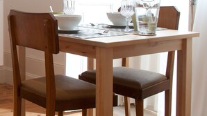 Studiosuite, 1 soverom | Spiseområde på rommet
