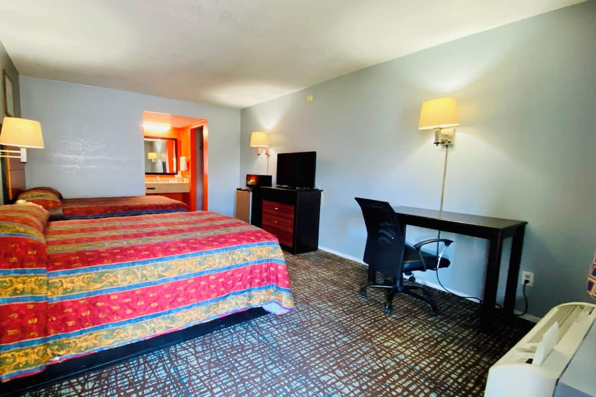 Standard Room, 2 Double Beds | Desk, free WiFi, bed sheets