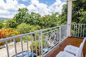 ALLAMANDA | Vista da sacada