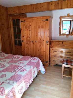 Traditioneel appartement, 1 slaapkamer, keuken | 1 slaapkamer, lakens van Egyptisch katoen, extra bedden, beddengoed