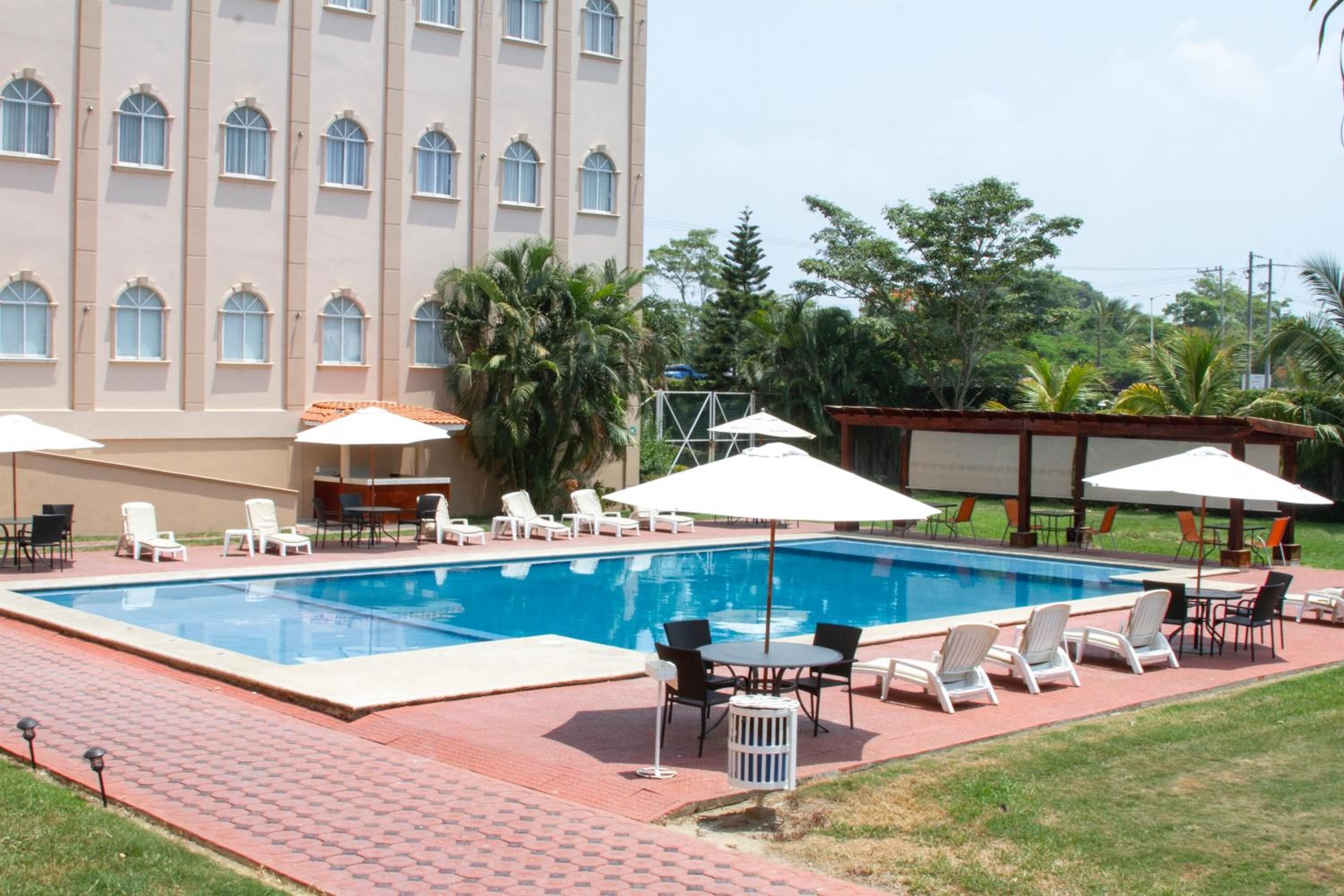 outdoor pool, pool loungers