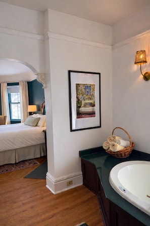 Premier Suite, 1 King Bed, Second Floor | Bathroom | Hair dryer, towels - The Elmwood Heritage Inn (Charlottetown)
