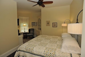 Cooks Room, Ground Floor | Free WiFi - The Elmwood Heritage Inn (Charlottetown)