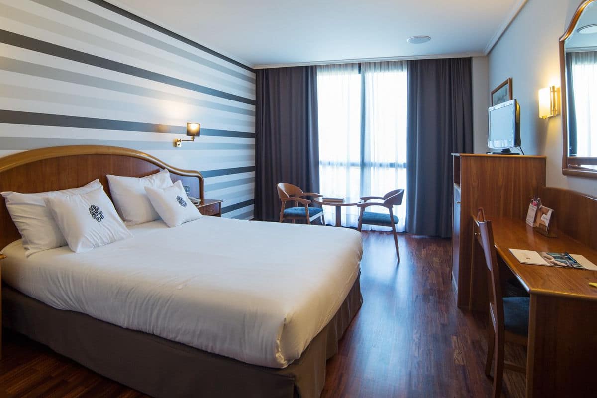 minibar, in-room safe, desk, blackout curtains