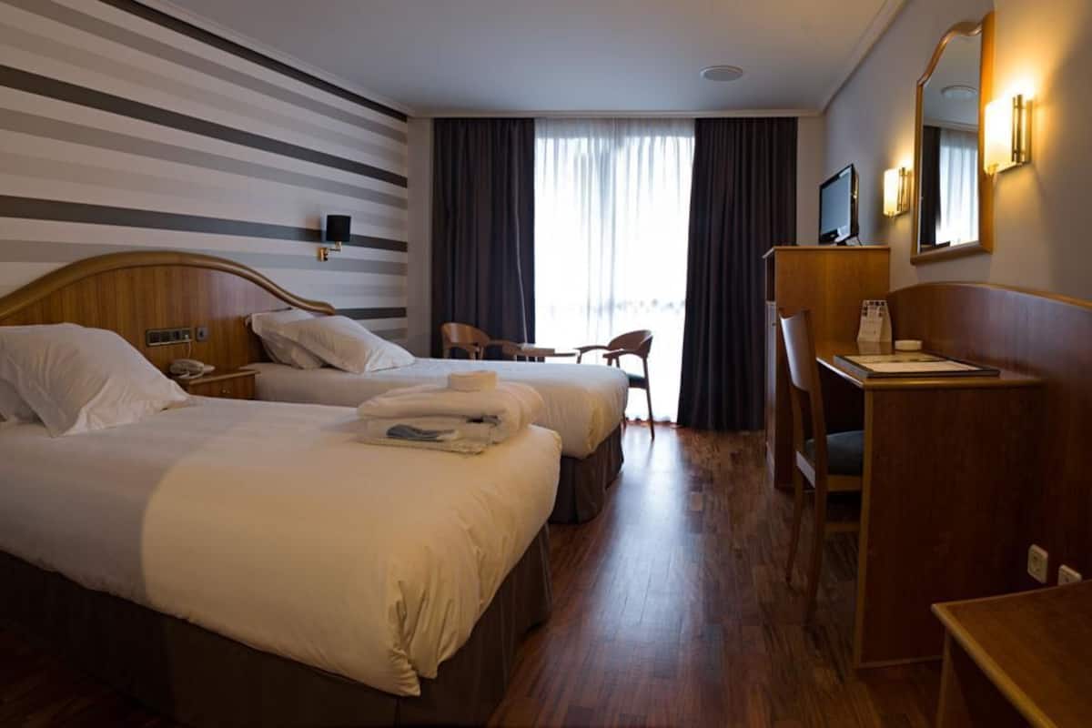 minibar, in-room safe, desk, blackout curtains