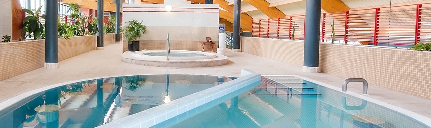 2 indoor pools, outdoor pool, pool loungers