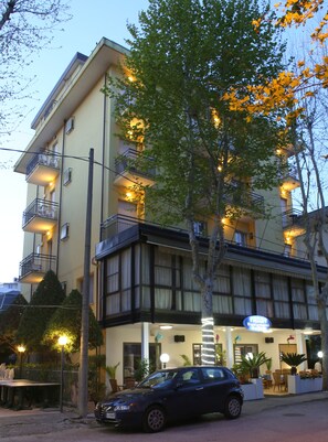 Front of property - Hotel Busignani (Rimini)