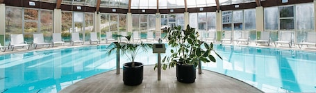 Una piscina techada