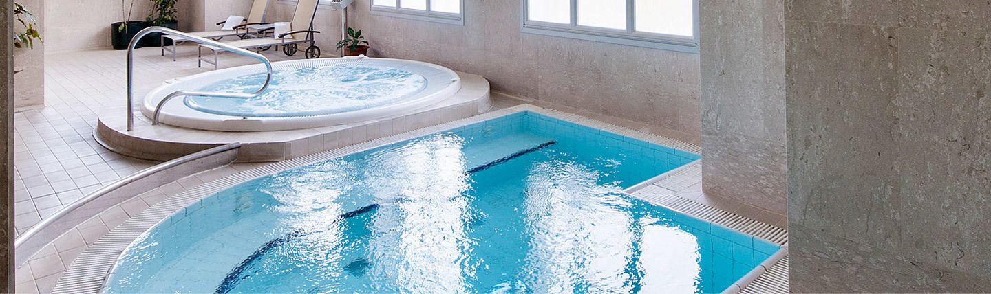 indoor spa tub