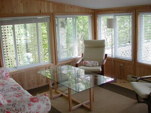 Cottage, 2 chambres, cuisine | Coin séjour