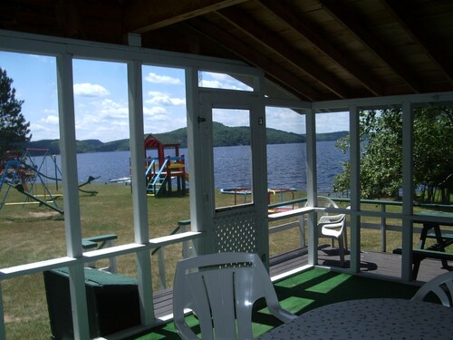 Birch Cliff Lodge on Baptiste Lake