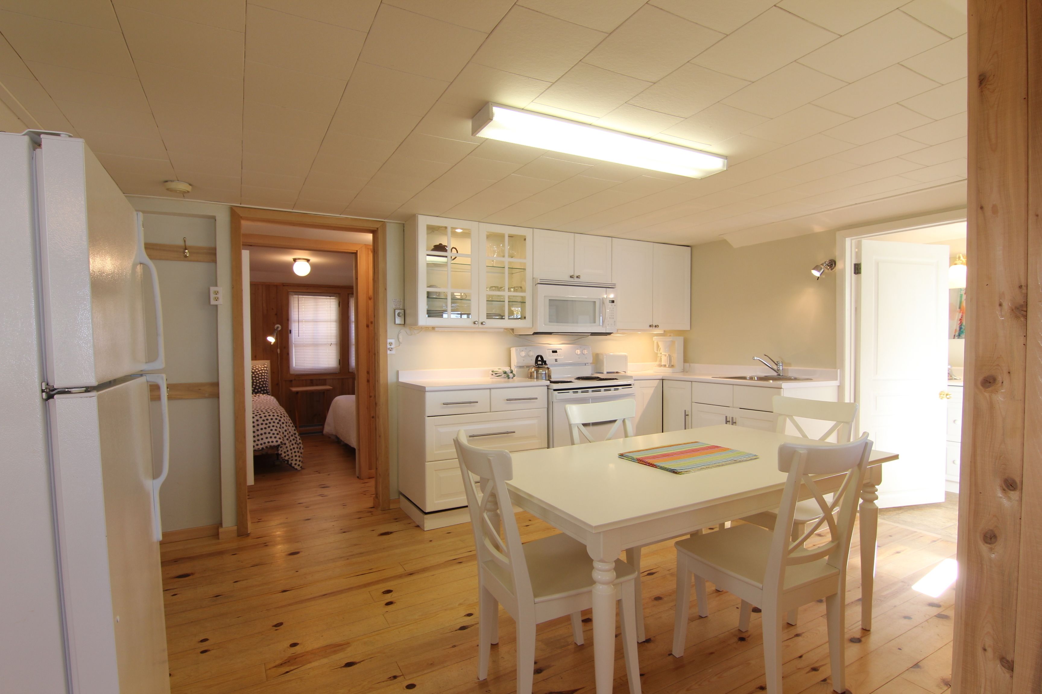 Cottage, 2 Bedrooms, Kitchen | Private kitchen | Full-size fridge, microwave, oven, stovetop