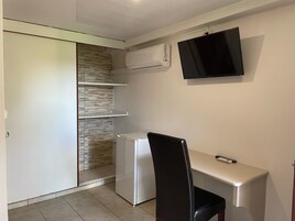 标准房 | 办公桌、隔音、免费婴儿床、折叠床/加床（额外收费）