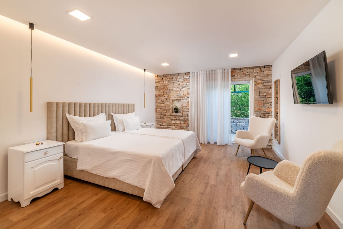 Premium bedding, Select Comfort beds, individually decorated