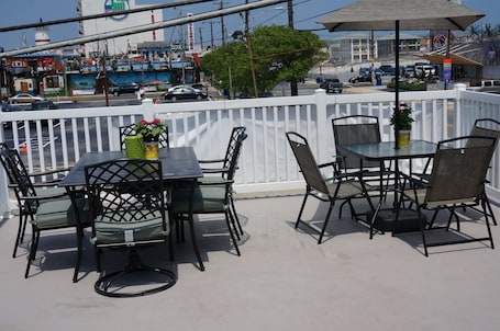 Terrace/patio. Beachside Resort