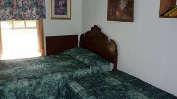 1 Schlafzimmer, individuell dekoriert, individuell eingerichtet