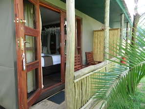 Free WiFi, bed sheets - Kwalape Safari Lodge (Kasane)
