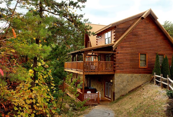 Property grounds - Affordable Cabins In The Smokies (Pigeon Forge)