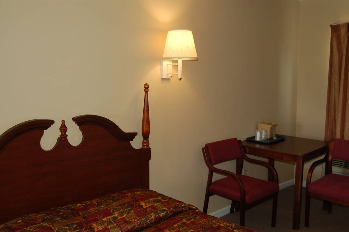 Standard Room | Desk, iron/ironing board (on request), rollaway beds (surcharge)