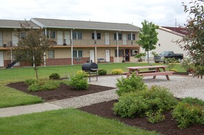 Exterior - University Inn (Angola)