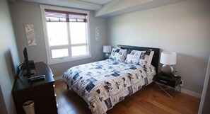 Condo, 2 Bedrooms (Uptown 2BLD) | 2 bedrooms, pillowtop beds, cribs/infant beds, free WiFi - Corporate Suites Calgary (Calgary)