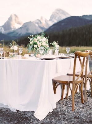 Outdoor wedding area - Mount Engadine Lodge (Spray Valley Provincial Park)