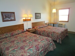 Doppelzimmer, Raucher | Schreibtisch, schallisolierte Zimmer, Bügeleisen/Bügelbrett